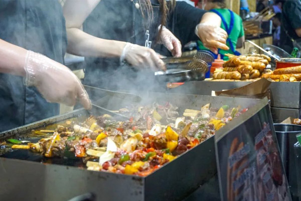 听劝，不要轻易碰餐饮！